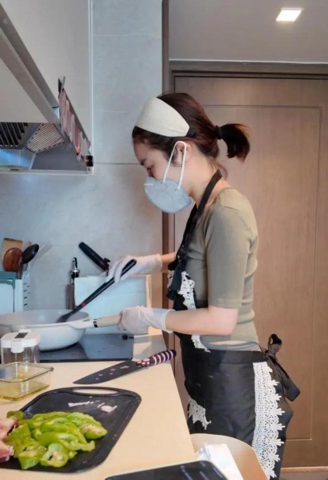 上門做飯月入2萬女子每周只休半天 質(zhì)疑聲中堅持自我