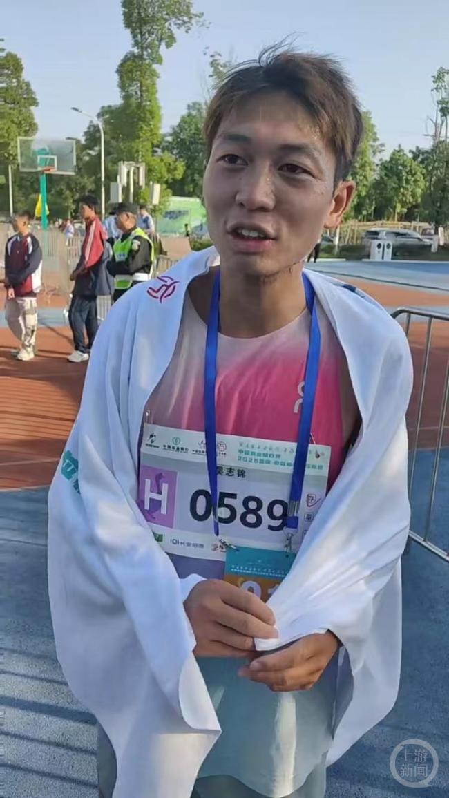 博主跑完半馬問(wèn)鹵鵝哥為啥不投喂 鹵鵝元素成亮點(diǎn)
