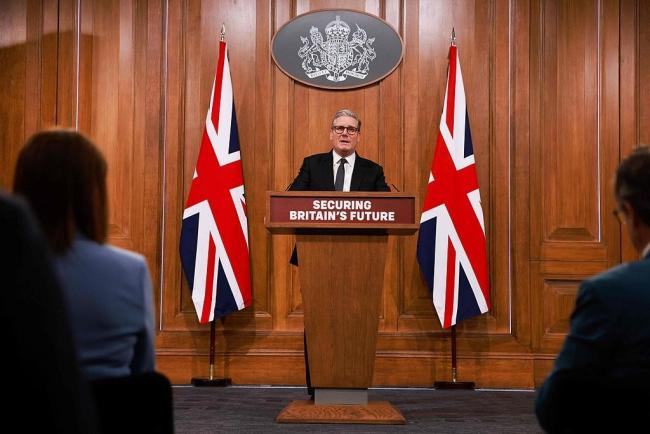 英國首相宣布收緊移民政策