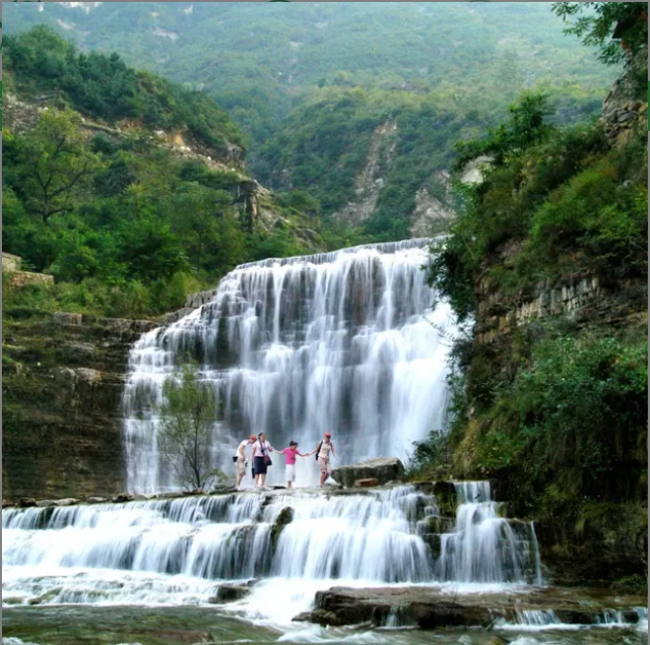 為什么太行山上長(zhǎng)滿了韓國(guó)人,？