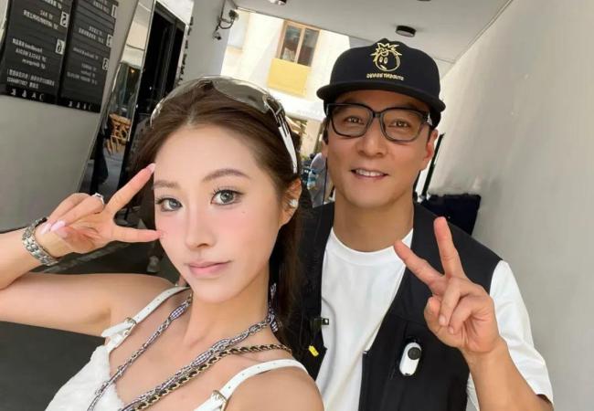50歲吳彥祖在上海找人街拍被誤以為是“怪老頭”