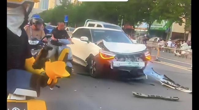 晉城車輛超速肇事致女子身亡 晚高峰慘劇引發(fā)關(guān)注