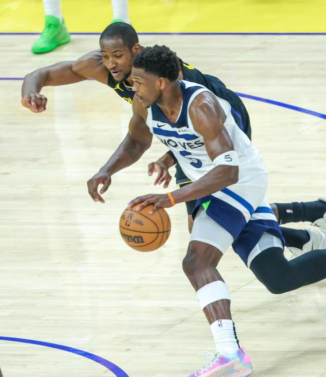 NBA季后賽：勇士不敵森林狼1-4止步次輪 庫里連傷4場(chǎng)有心無力 愛德華茲強(qiáng)勢(shì)表現(xiàn)