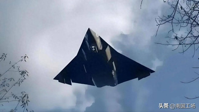 臺退將：殲36能控制第一島鏈 六代機改變未來空戰(zhàn)樣式
