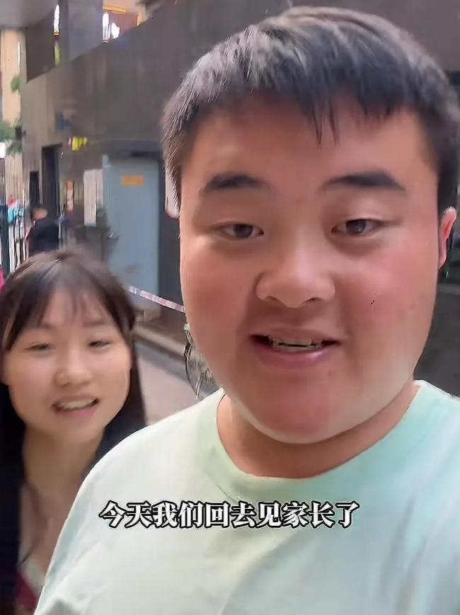 龍麻子帶女友見家長跪在父親墳前落淚 雙喜臨門引發(fā)熱議