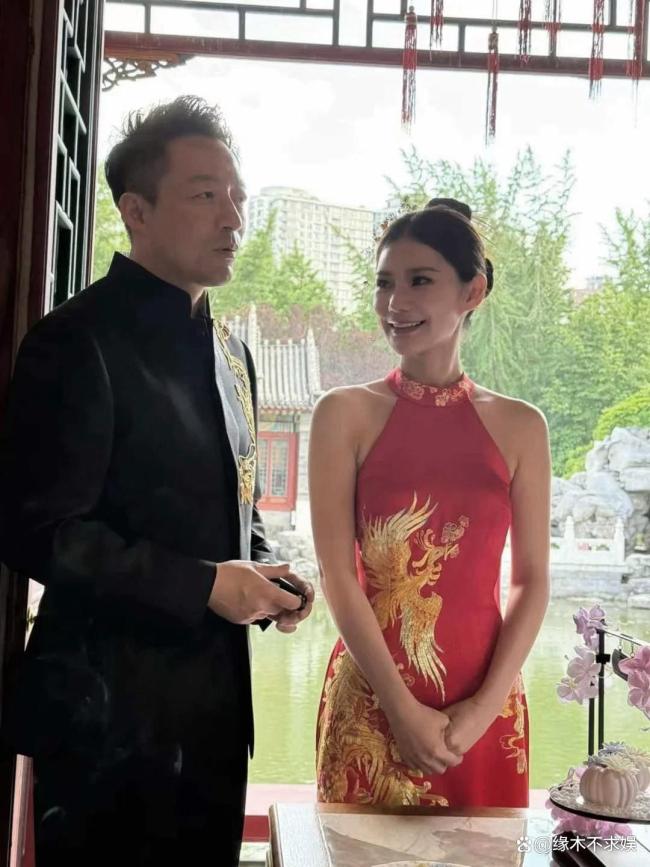 汪小菲兩任丈母娘婚禮狀態(tài)反差大 情感表現(xiàn)各不同