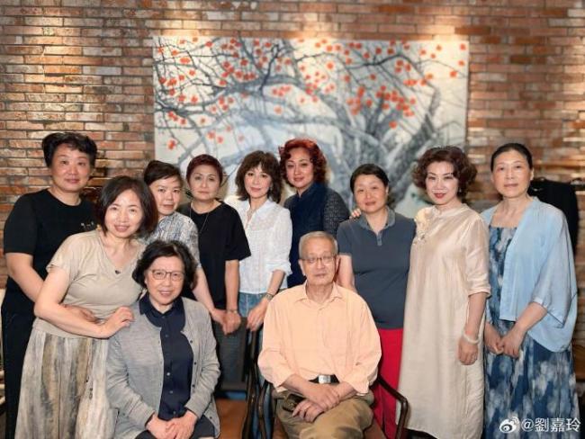 劉嘉玲回蘇州參加同學會 歡度六十生日