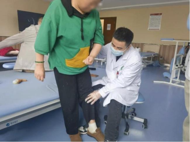 患者说拿樱桃感谢医生 没想到是一整棵树