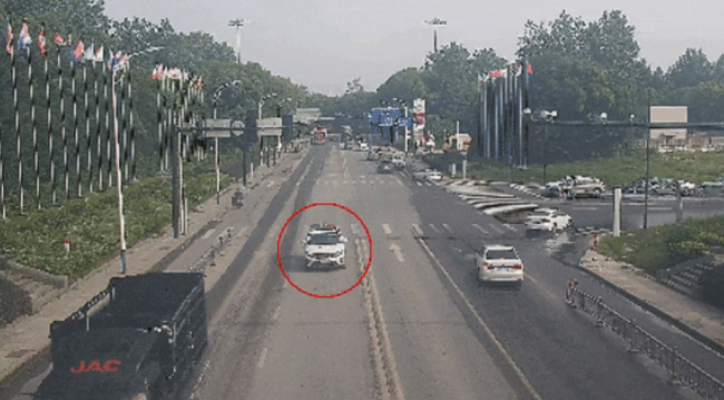 交警跨城送斷耳幫助傷者順利手術(shù)，耳朵保住了