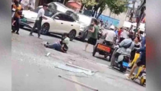 南寧燕子嶺高空墜窗事件追蹤