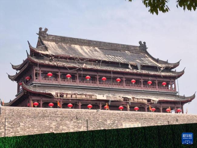 明中都鼓樓瓦片瀑布式脫落