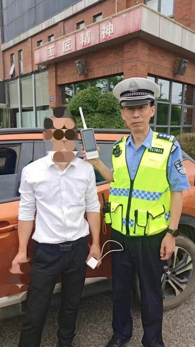 武漢交警查處多人清晨酒駕：小心酒精殘存,！