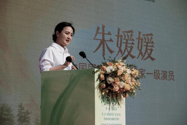 記者：去年見朱媛媛絲毫未顯病容 以閱讀解人生之惑
