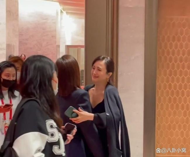 刘敏涛含泪送别朱媛媛 32年真挚友情永存