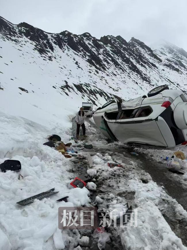 多名老人自駕石九線穿越雪山時翻車