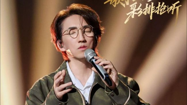 何炅說到林志炫淘汰時抽泣紅了眼眶 爭議與真相背后的音樂戰(zhàn)爭