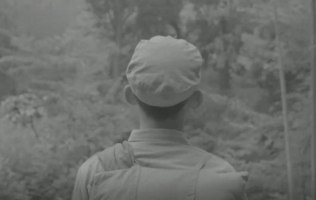 “戰(zhàn)斗已經(jīng)結(jié)束,，為什么他還站著不動？”