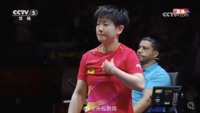 孫穎莎以4比3戰(zhàn)勝王曼昱孫穎莎哭了 淚灑賽場慶祝勝利