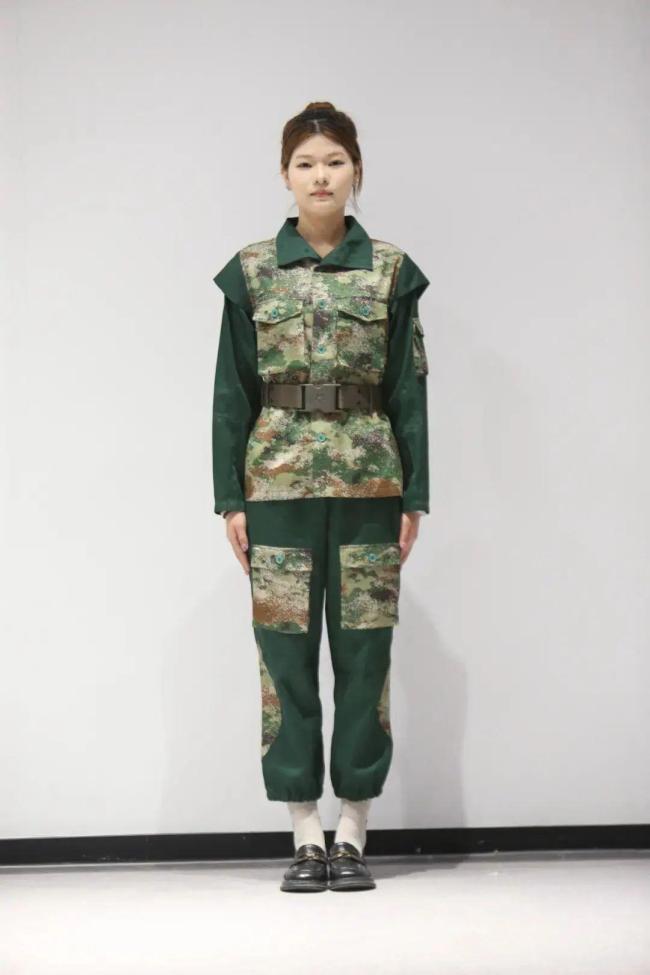 300萬人選出“最丑軍訓(xùn)服” 校方回應(yīng) 投票結(jié)果出乎意料
