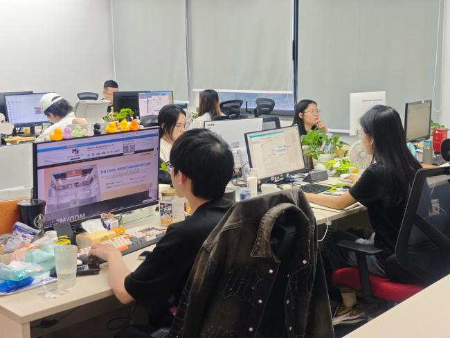 中国商家一夜接单10万美元 美国买家急下单-全国跳水冠军赛：陈芋汐10米台强势夺