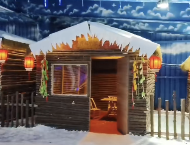 長沙10噸冰雪雕出雪人方陣