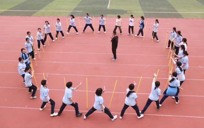 高考人數(shù)8年來(lái)首次降低 適齡人口減少成主因