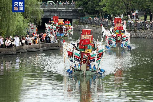 一條龍舟值套房？揭秘“水上超跑” 龍舟漂移絕技