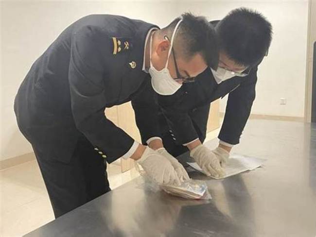 深圳海關(guān)查獲超18公斤搖頭丸 科技助力精準(zhǔn)打擊