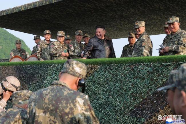 时隔多日 金正恩露面再次喜笑颜开！