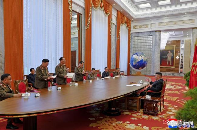时隔多日 金正恩露面再次喜笑颜开！