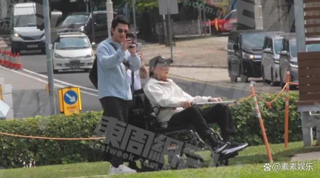 88歲謝賢現(xiàn)身公園游玩 風(fēng)采依舊