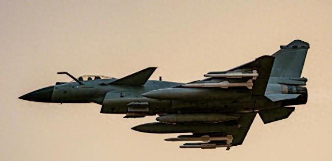 退役將領(lǐng)急呼：F-16V根本扛不住解放軍,！