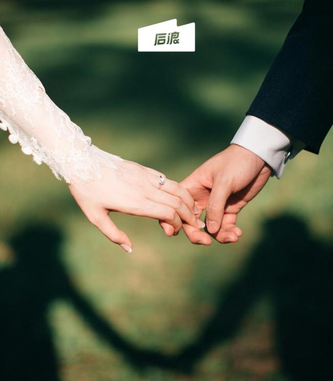 只辦婚禮不領(lǐng)證,，年輕人開始一種很新的「婚姻」