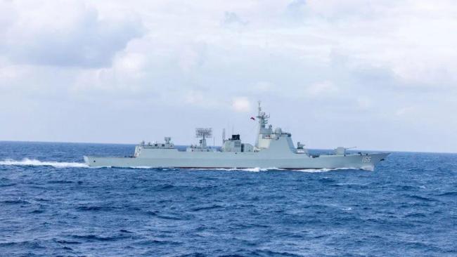 海軍艦艇編隊(duì)輾轉(zhuǎn)多海域?qū)崙?zhàn)化演練