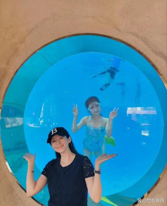 偶遇章子怡和兒女公園過六一 陪伴是最好的禮物