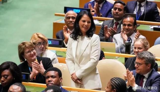 貝爾伯克當(dāng)選聯(lián)大主席 大V解讀 女性力量再添一筆