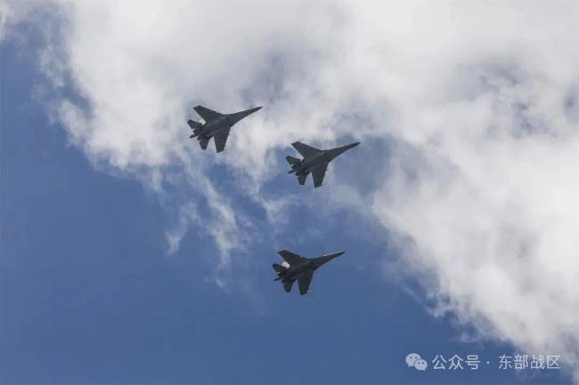 空战对抗、低空突防……来看这场实战化飞行训练