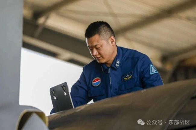 空战对抗、低空突防……来看这场实战化飞行训练