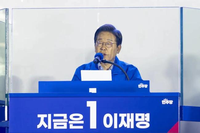 李在明出身貧寒曾打工落下殘疾 從困境到逆襲當(dāng)選總統(tǒng)