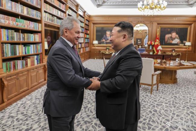 金正恩辦公室罕見全景曝光 朝俄關(guān)系新信號