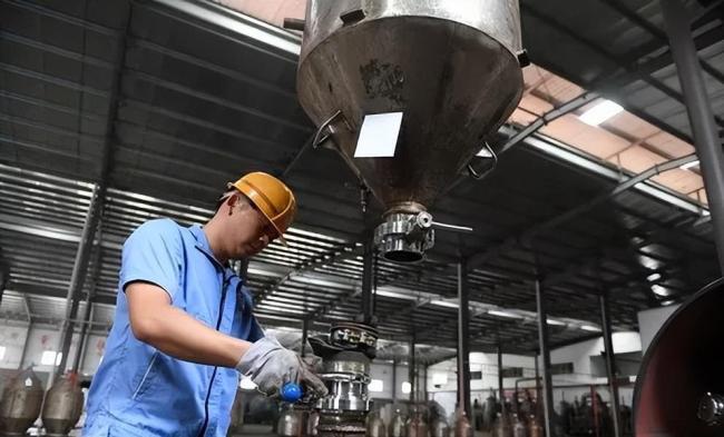 学者：欧洲印度企业排队要中国稀土 西方绝望认输