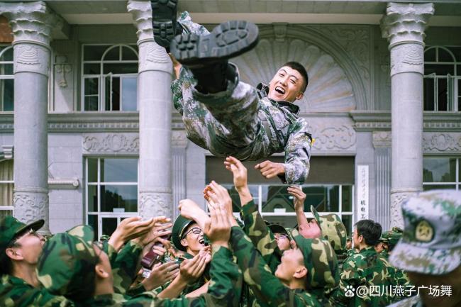 國防部發(fā)來硬核高考祝福 三層深意解讀