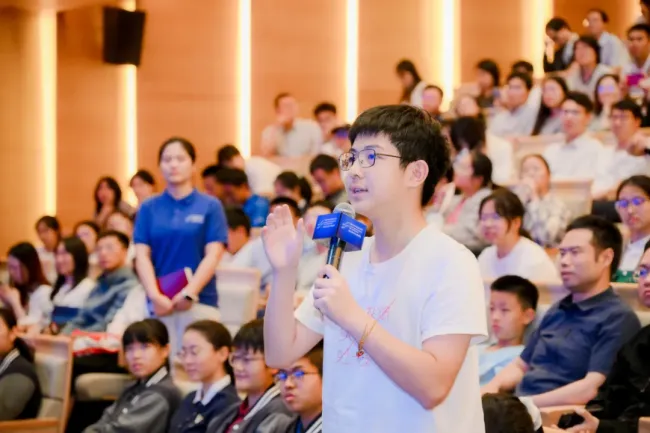 复旦大学法医学与法庭科学学院成立 李昌钰受聘名誉教授