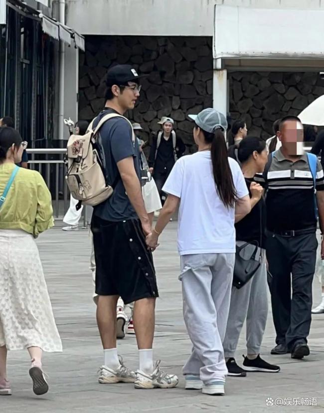 澳门偶遇金莎孙丞潇牵手 爱情保鲜剂