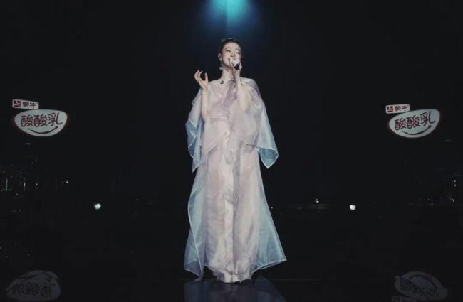 单依纯的《李白》替谁发了疯 独特演绎引发热议
