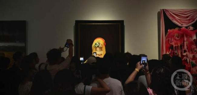 川美爆火毕业作品《祷》售出