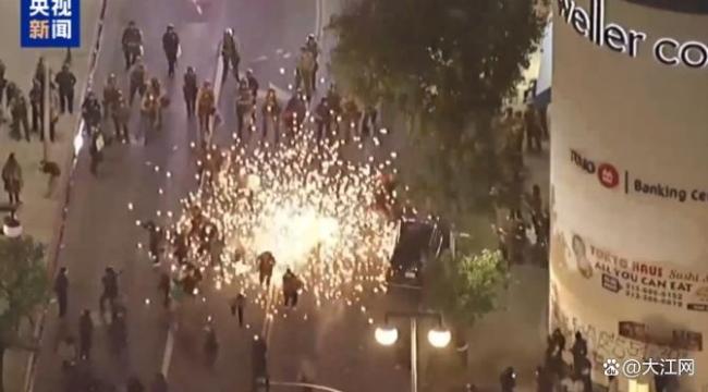 洛杉磯警方極力阻止抗議者前進(jìn) 移民執(zhí)法沖突升級