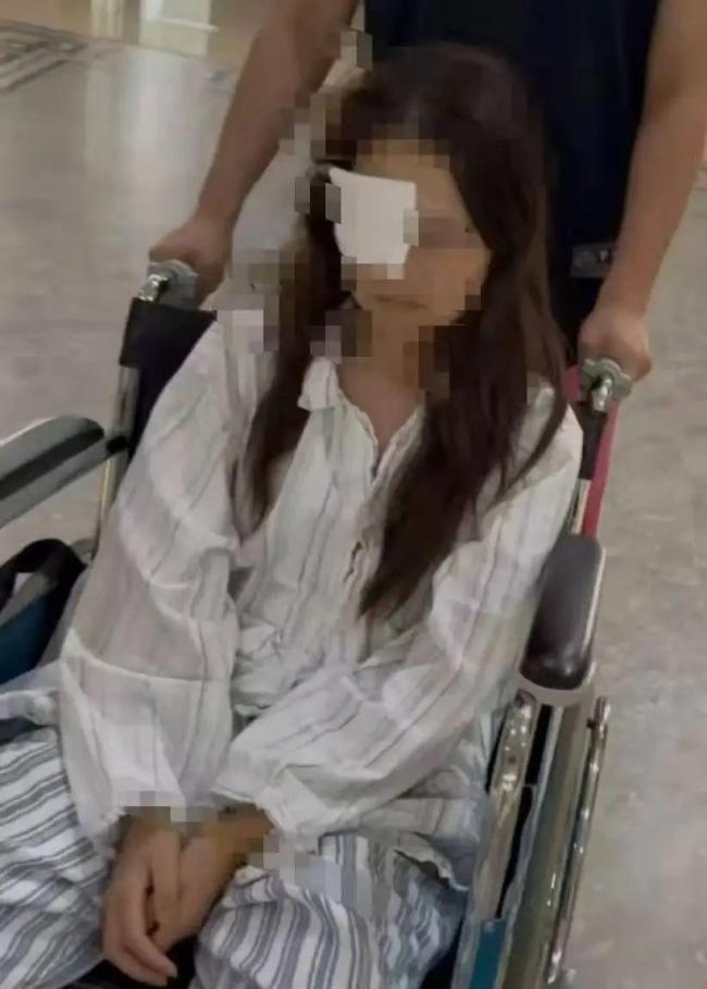 女孩遭高壓水槍攻擊致失明 景區(qū)游玩變悲劇