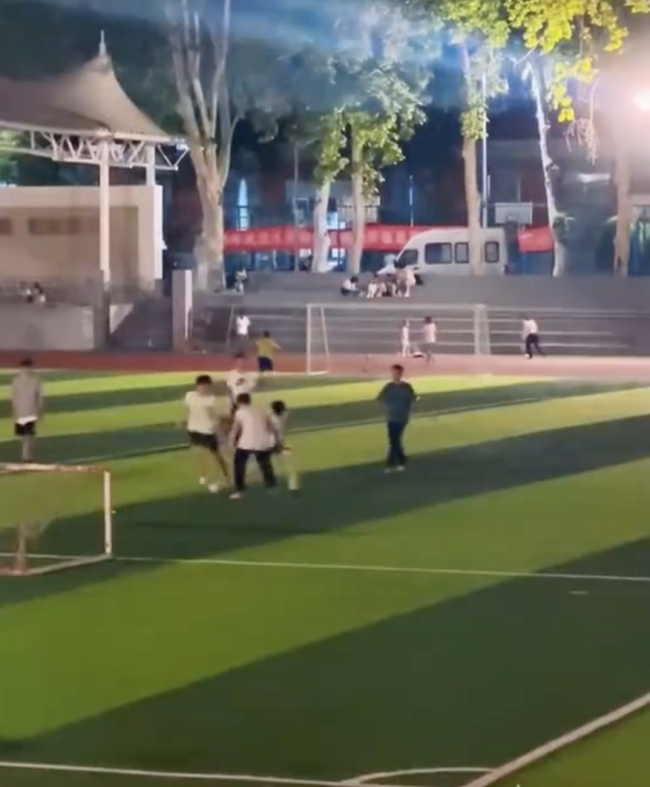 武大学子一睁眼：定向越野4公里，感受武大的萌动夏意