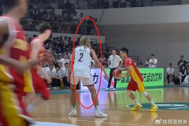2胜1负收官！中国U19男篮大胜美国球队 张博源15分引6人上双 默契配合显实力
